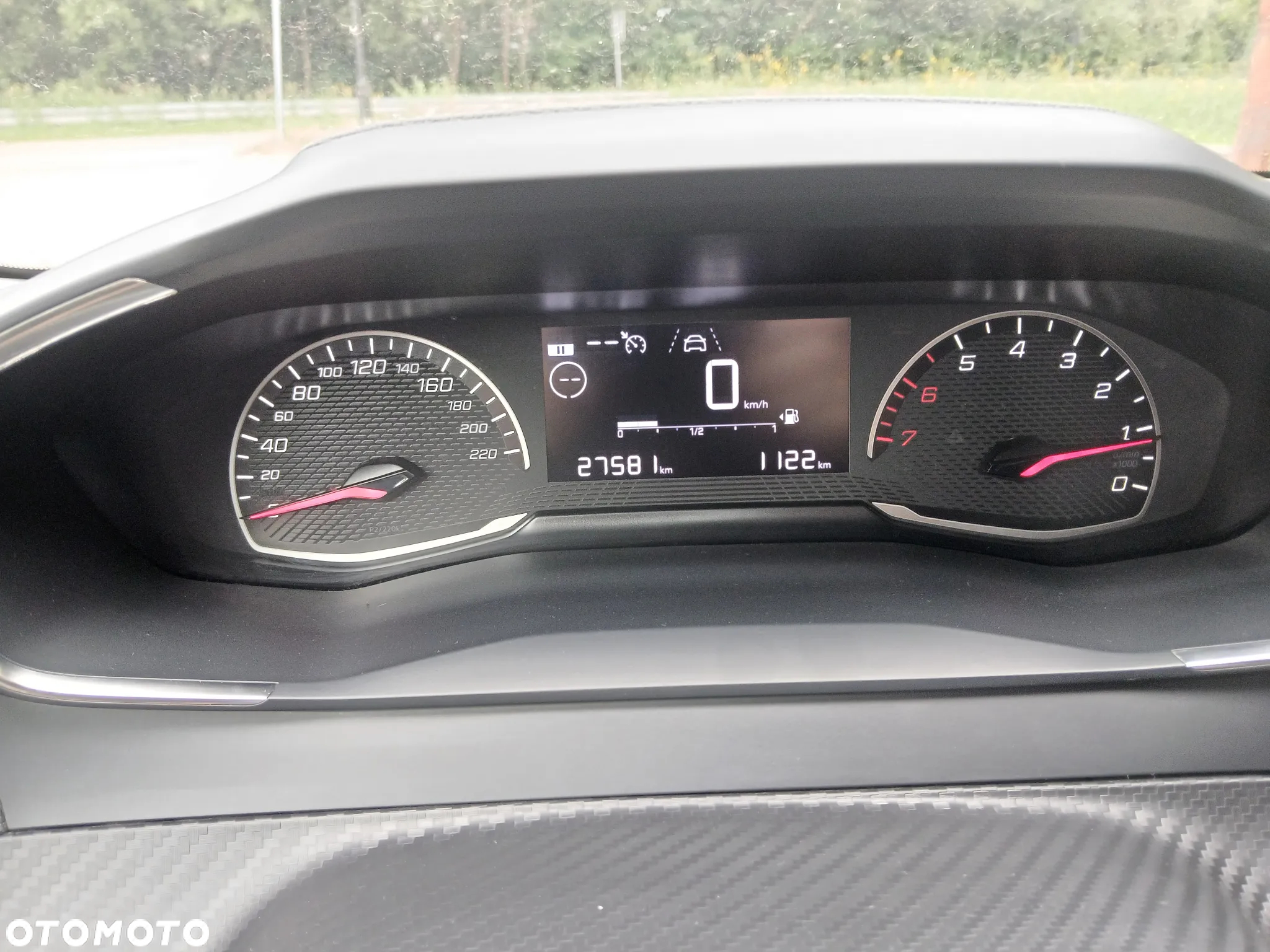 Peugeot 208 - 12