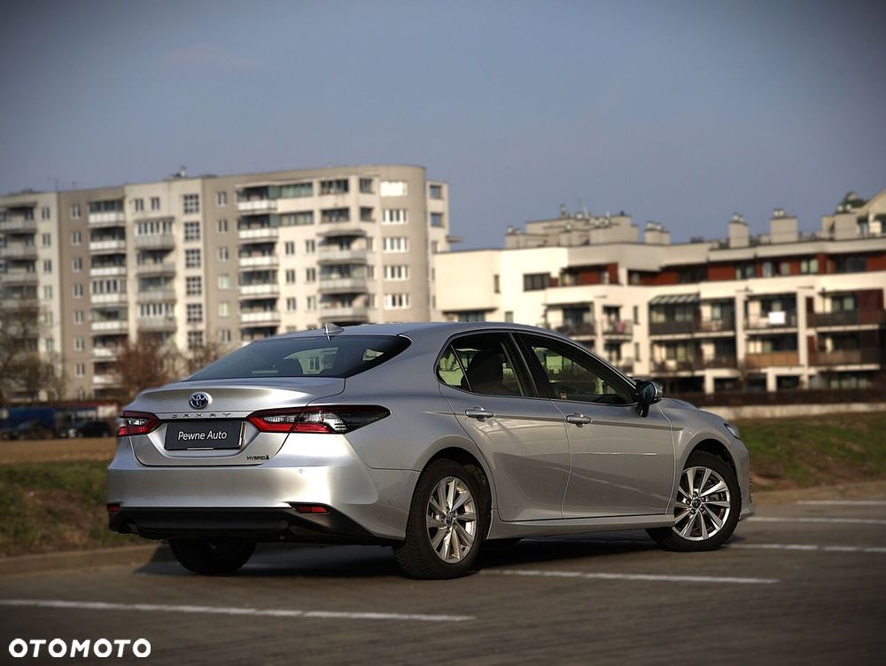 Toyota Camry 2.5 Hybrid Comfort CVT - 24