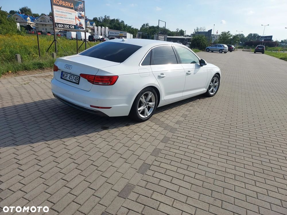 Audi A4 Limousine - 4
