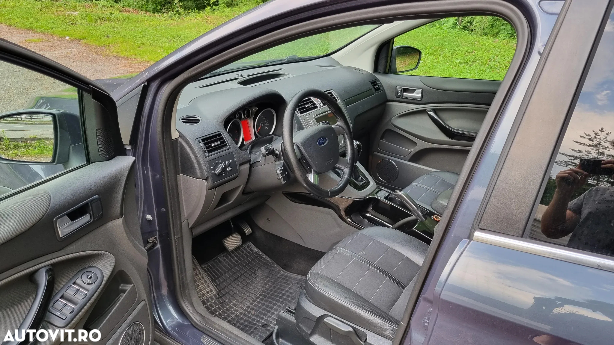 Ford Kuga 2.0 TDCi 4WD Powershift Titanium - 6