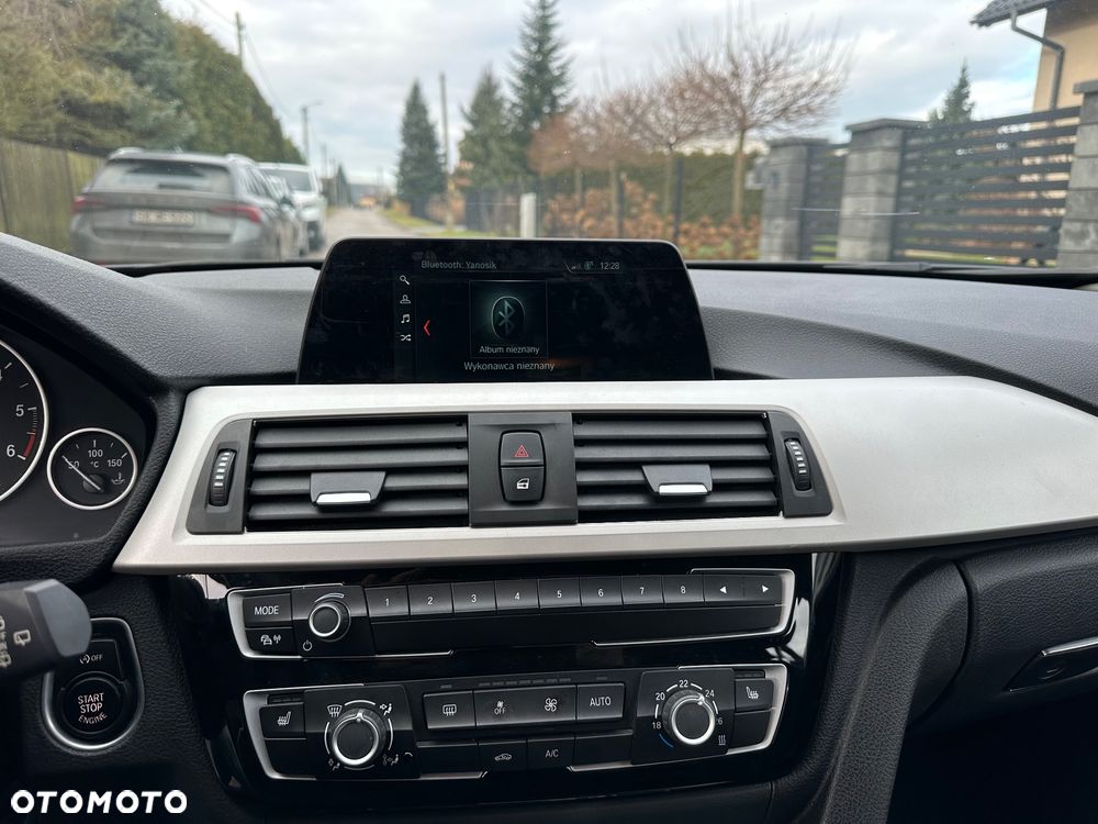 BMW Seria 3 318d - 17