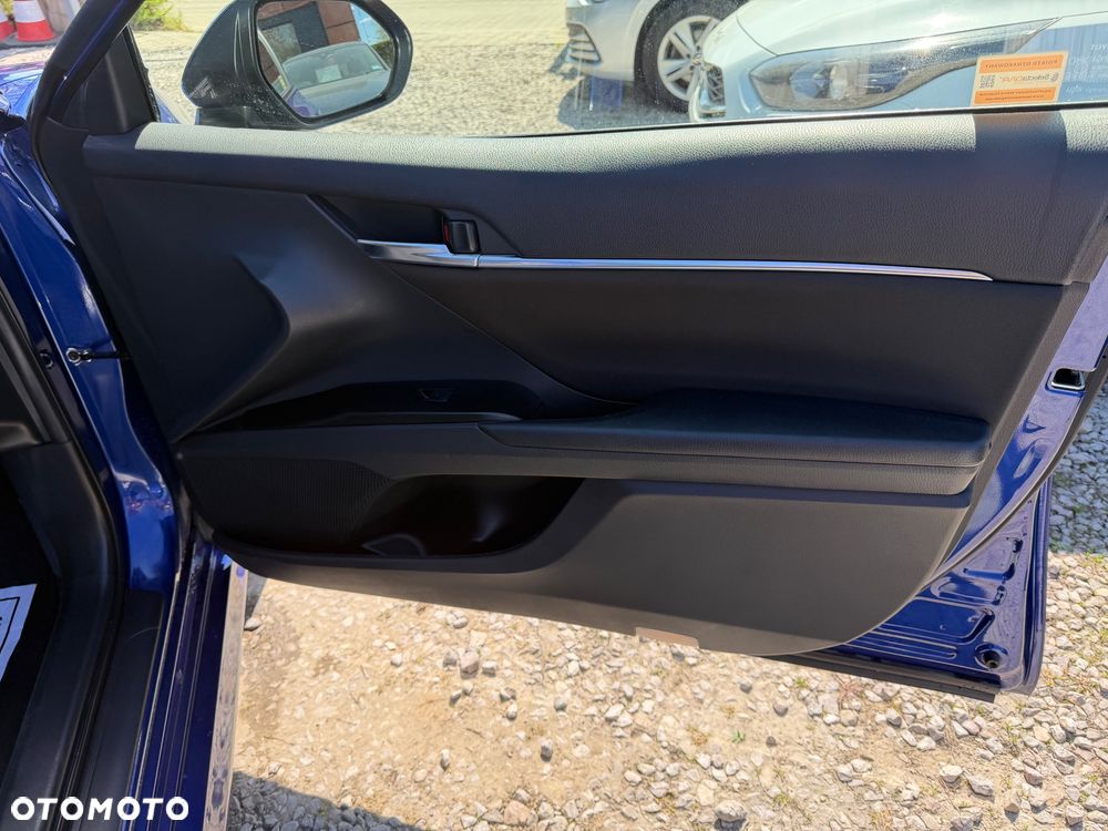 Toyota Camry 2.5 Hybrid Comfort CVT - 32