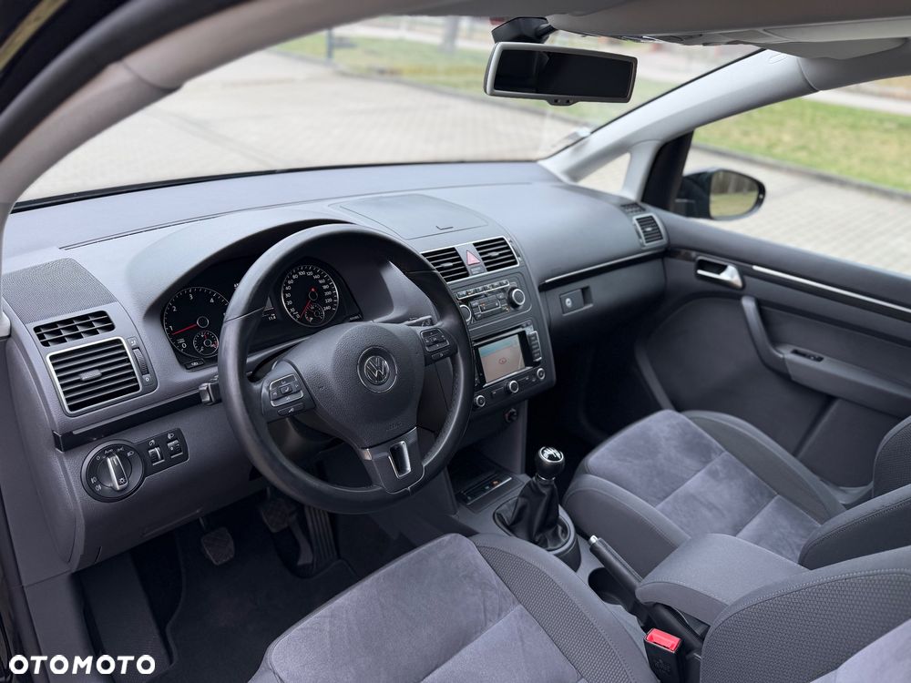 Volkswagen Touran 2.0 TDI Highline - 24