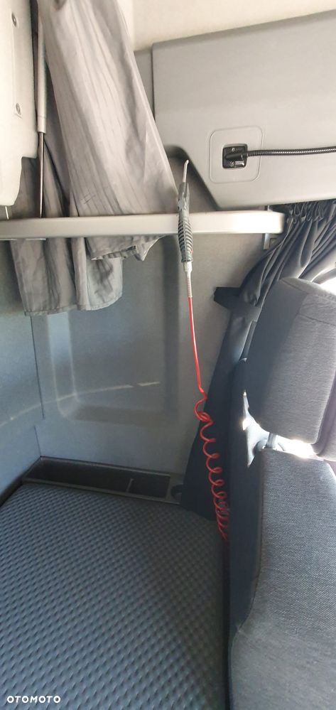 Renault T HIGH 4X2 13L E6 - 12