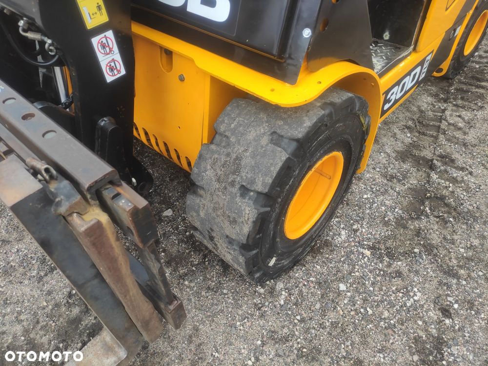 JCB TLT 30D teleskopowy  3 tony przesuw boczny wideł - 10