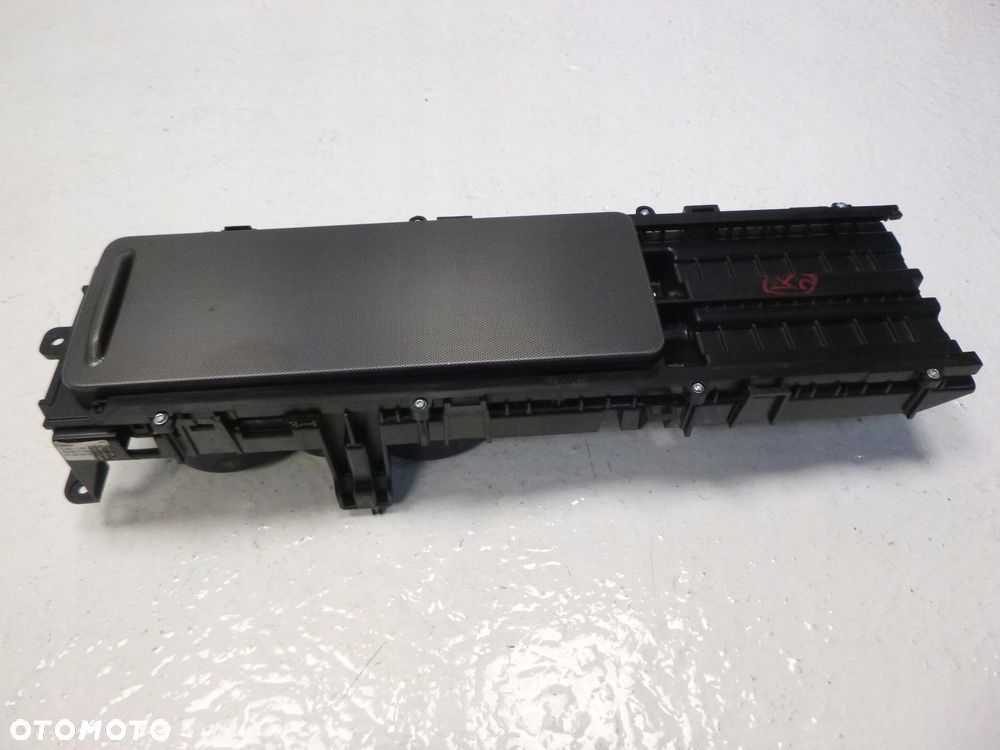 RANGE ROVER SPORT L494 UCHWYT NA KUBEK TUNELU ŚRODKOWEGO 2 WERSJE ORYGINAŁ - 3