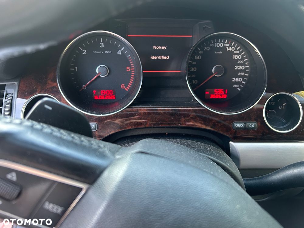 Audi A8 4.2 TDI Quattro - 6