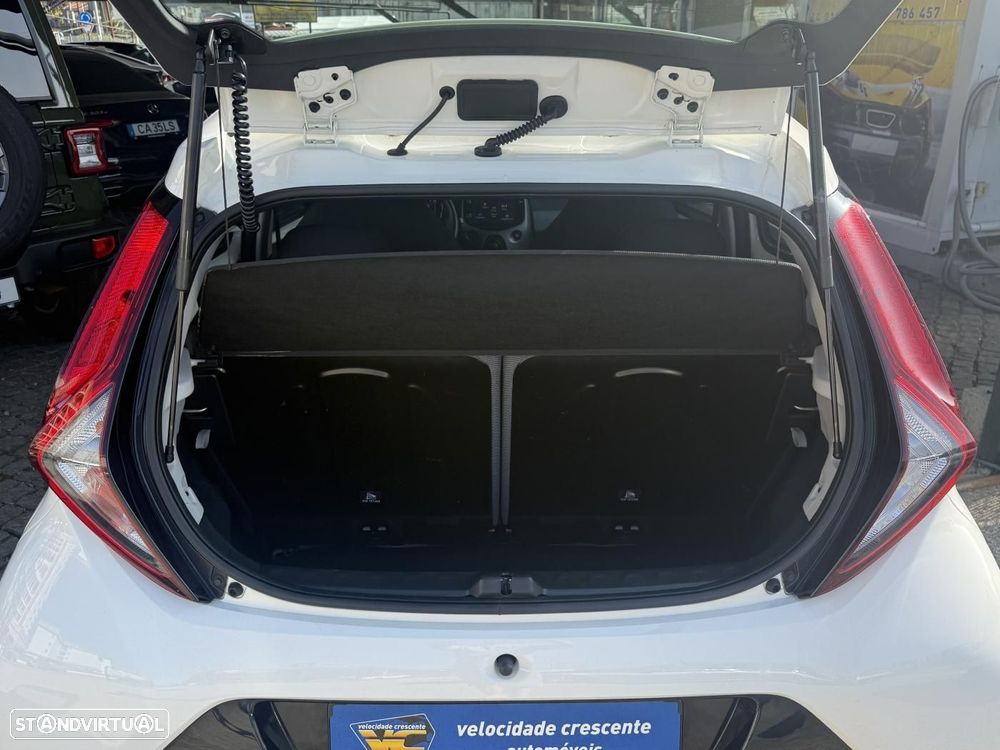 Toyota Aygo 1.0 X-Play+X-Touch - 37