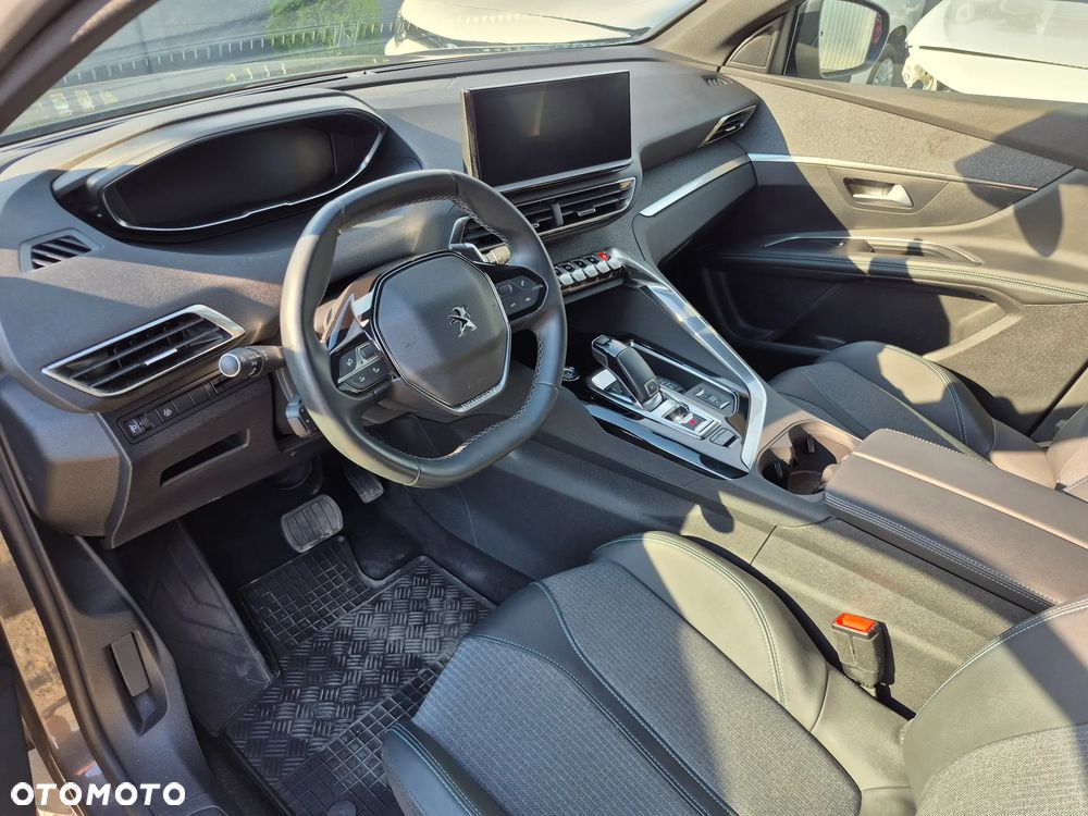 Peugeot 3008 1.2 PureTech Allure S&S EAT8 - 8