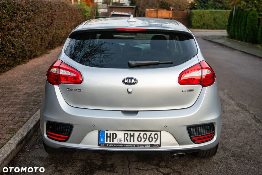 Kia Ceed 1.6 GDI Dream-Team Edition - 6