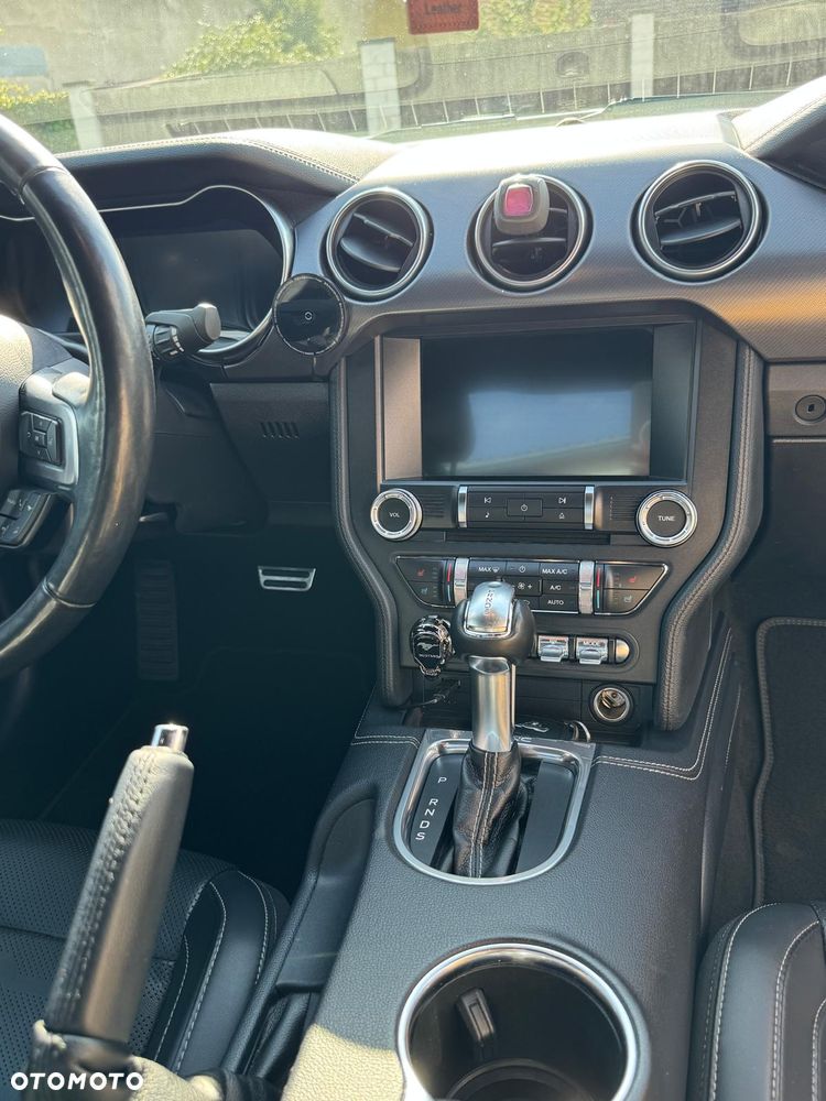 Ford Mustang - 11