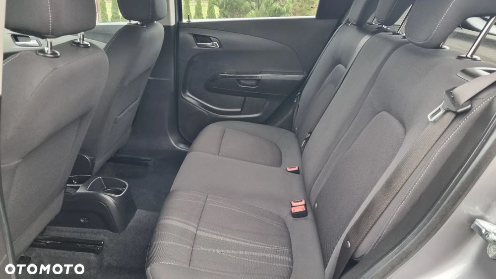 Chevrolet Aveo 1.6 LTZ - 25