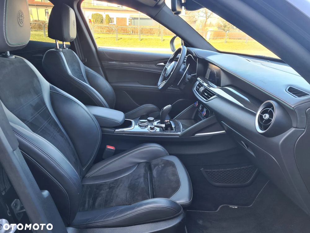 Alfa Romeo Stelvio 2.9 V6 Bi-Turbo Quadrifoglio Q4 - 19