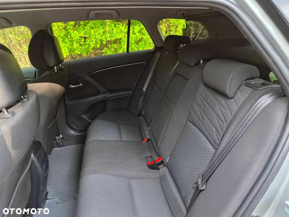 Toyota Avensis 2.0 D-4D Luna - 17