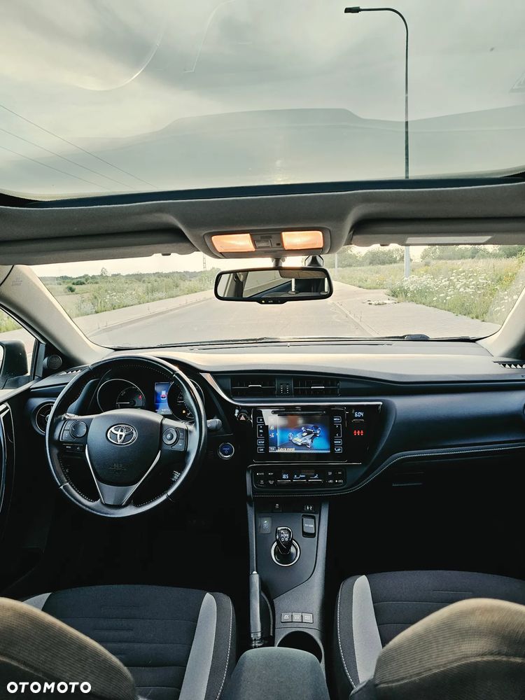 Toyota Auris Hybrid 135 Dynamic - 18