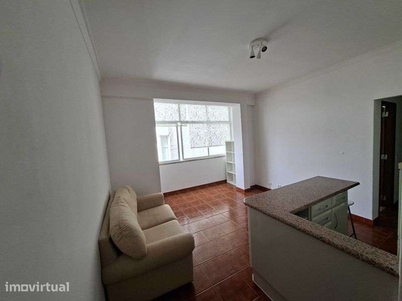 Apartamento T1 no centro de Almada - Grande imagem: 2/8