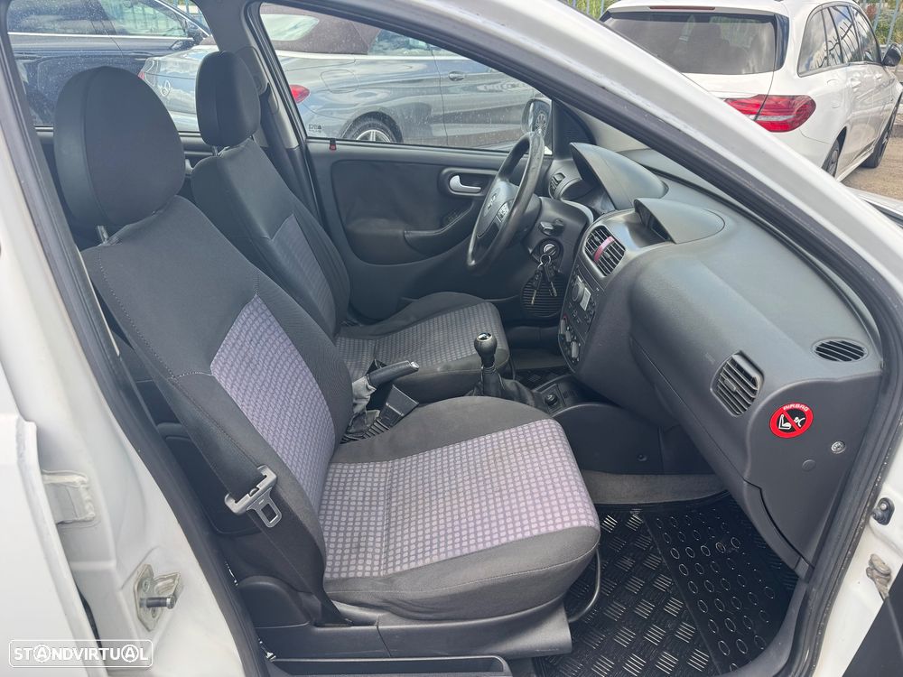 Opel Corsa 1.3 CDTi First - 26