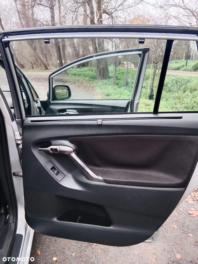 Toyota Verso 1.8 2010 7os MS - 11