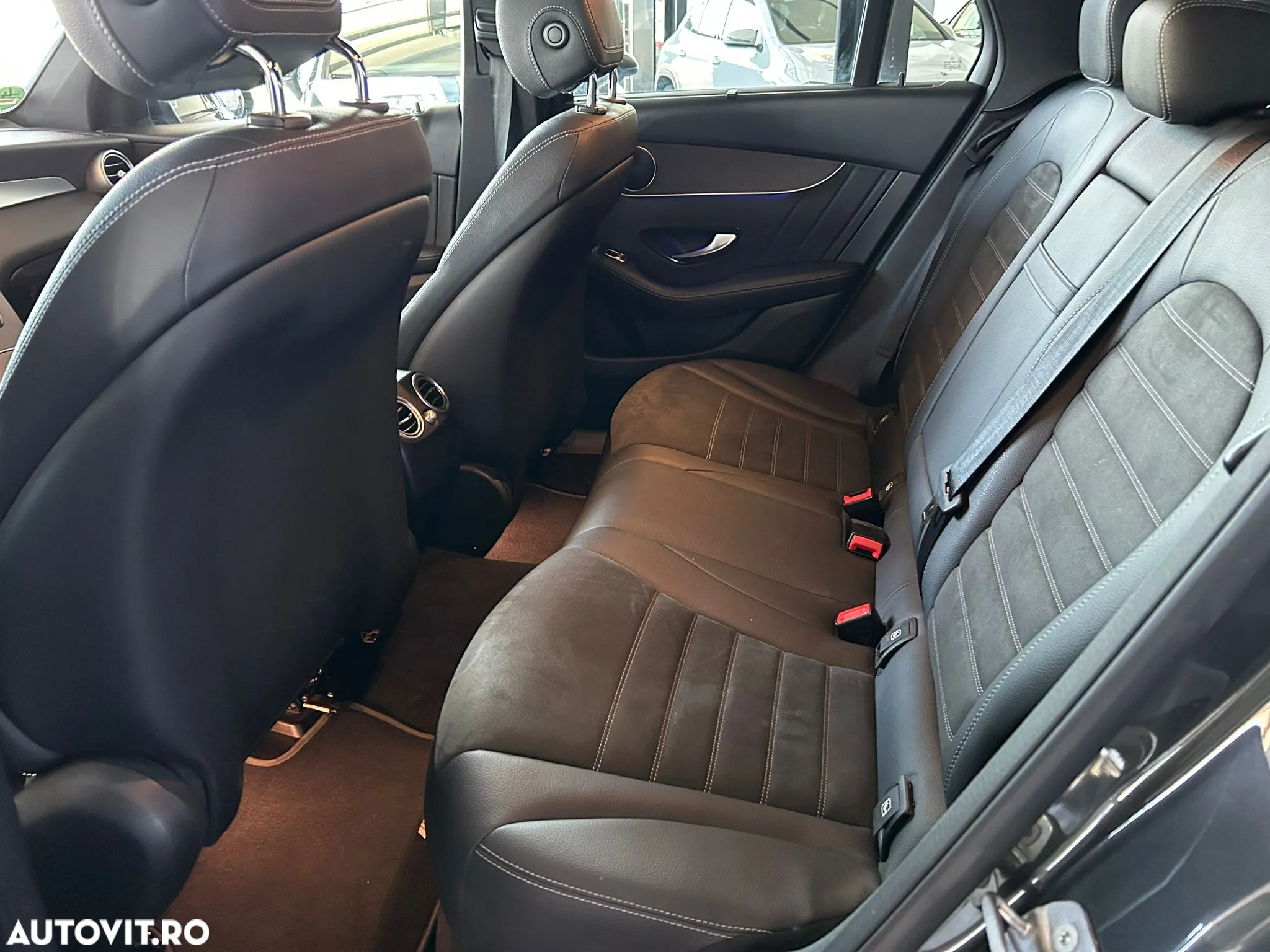 Mercedes-Benz GLC 220 d 4Matic 9G-TRONIC AMG Line - 16