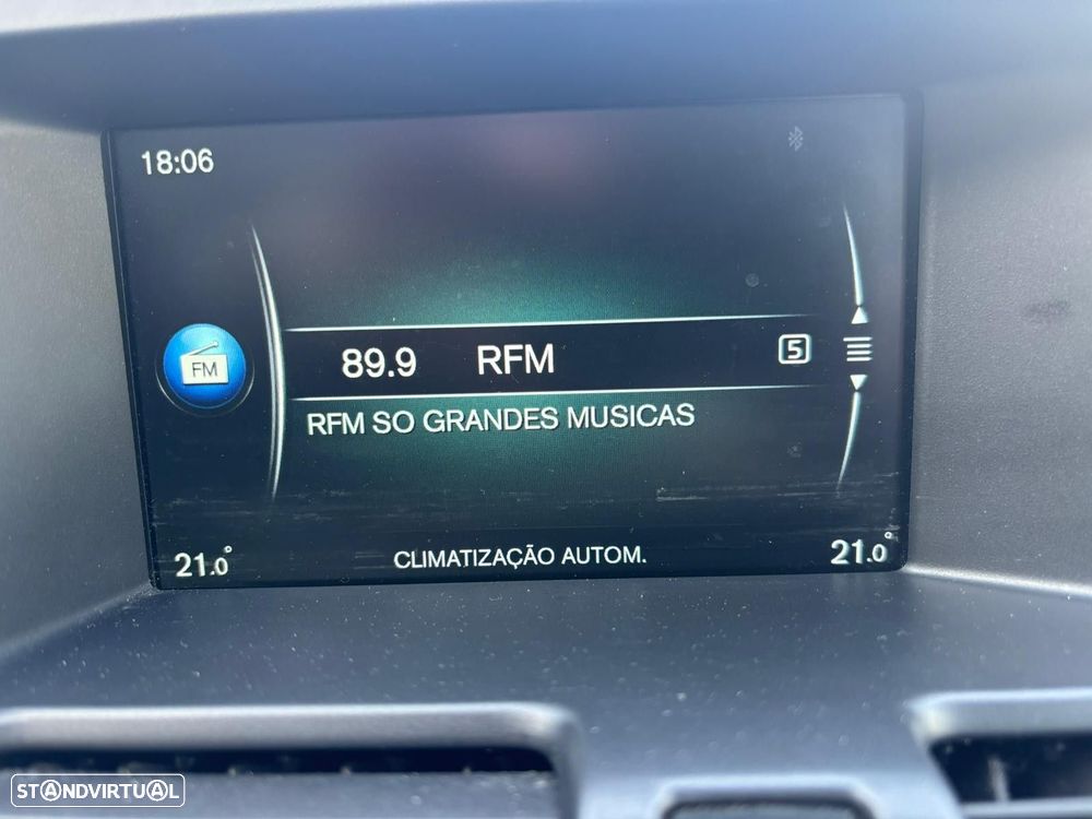 Volvo XC 60 2.0 D4 R-Design - 38