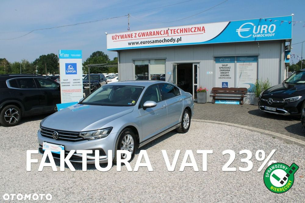 Volkswagen Passat - 1
