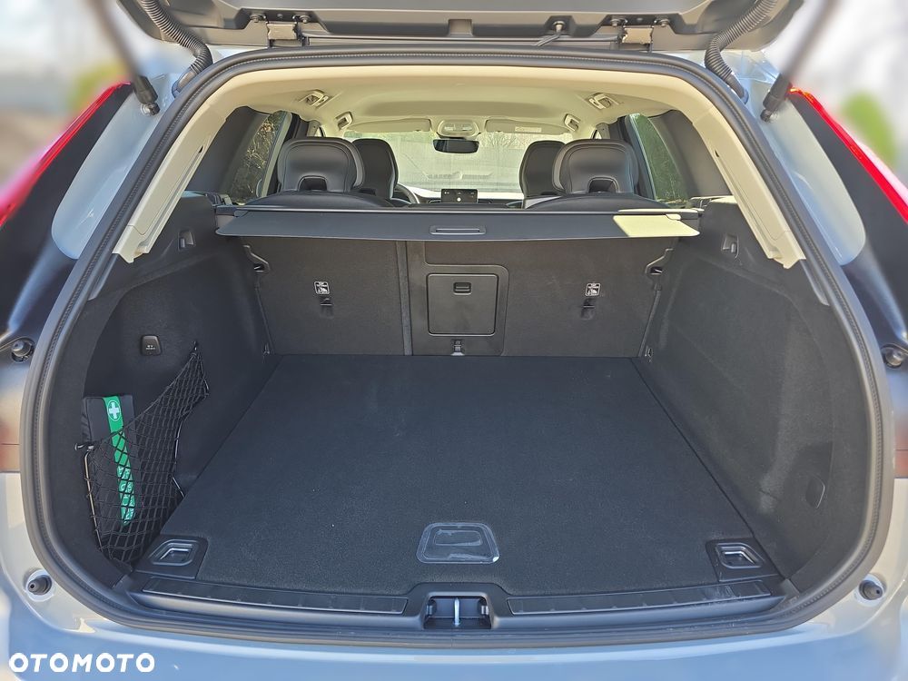 Volvo XC 60 B5 B AWD Core - 9