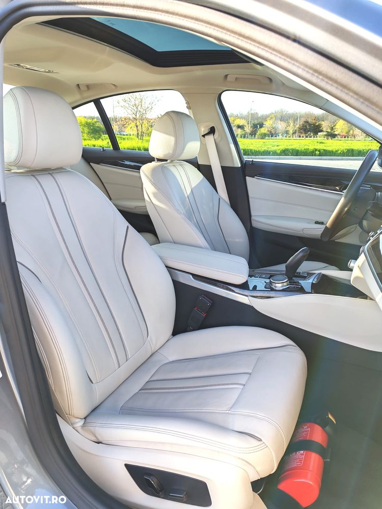 BMW Seria 5 520d Aut. Luxury Line - 23