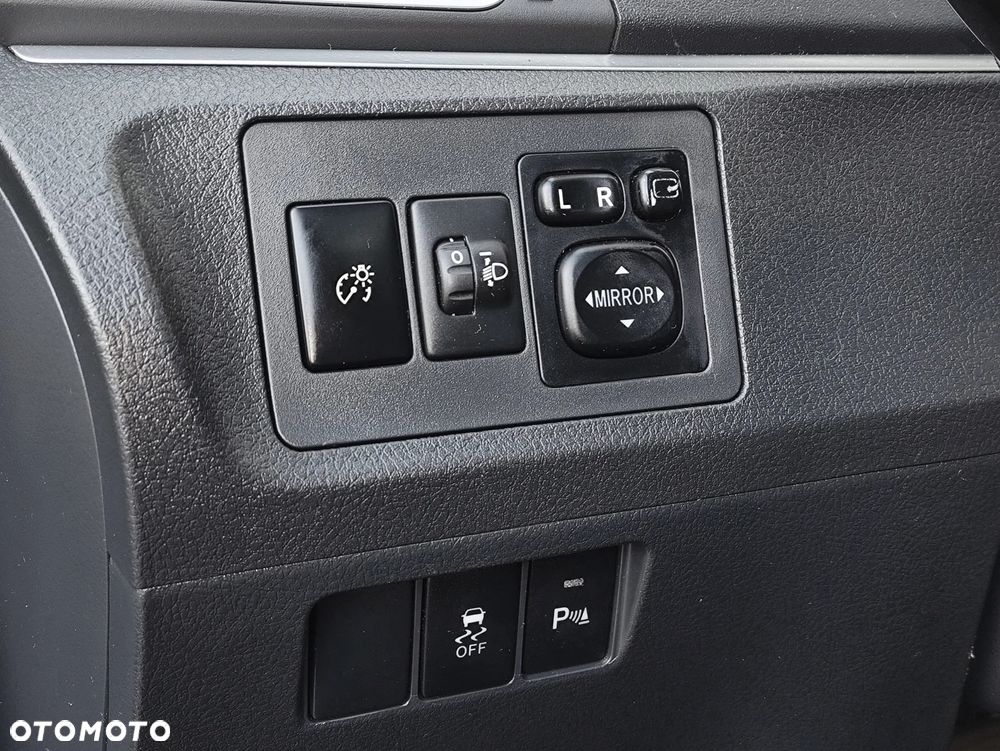 Toyota Verso 1.8 Premium EU5 - 25