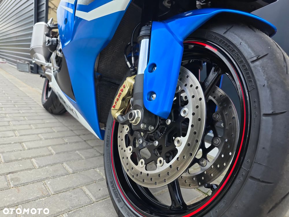 Suzuki GSX-R - 32