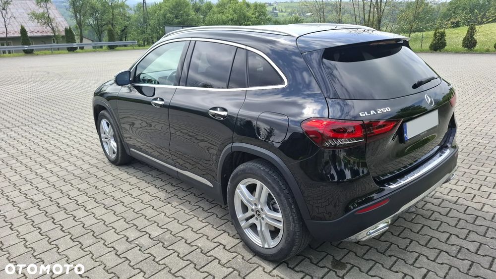 Mercedes-Benz GLA 250 4-Matic - 10