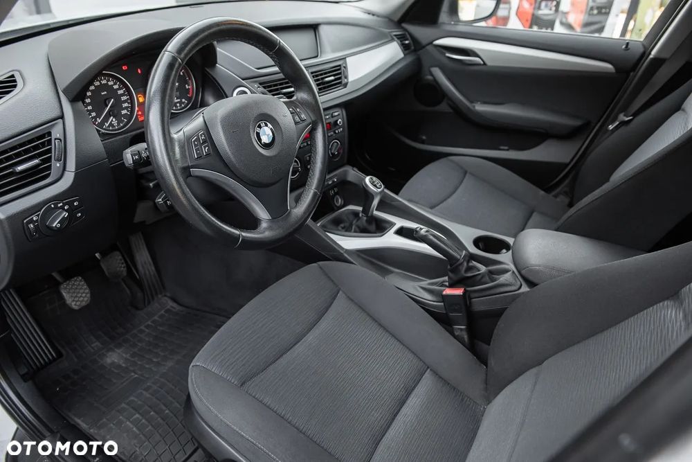 BMW X1 sDrive18d xLine - 16