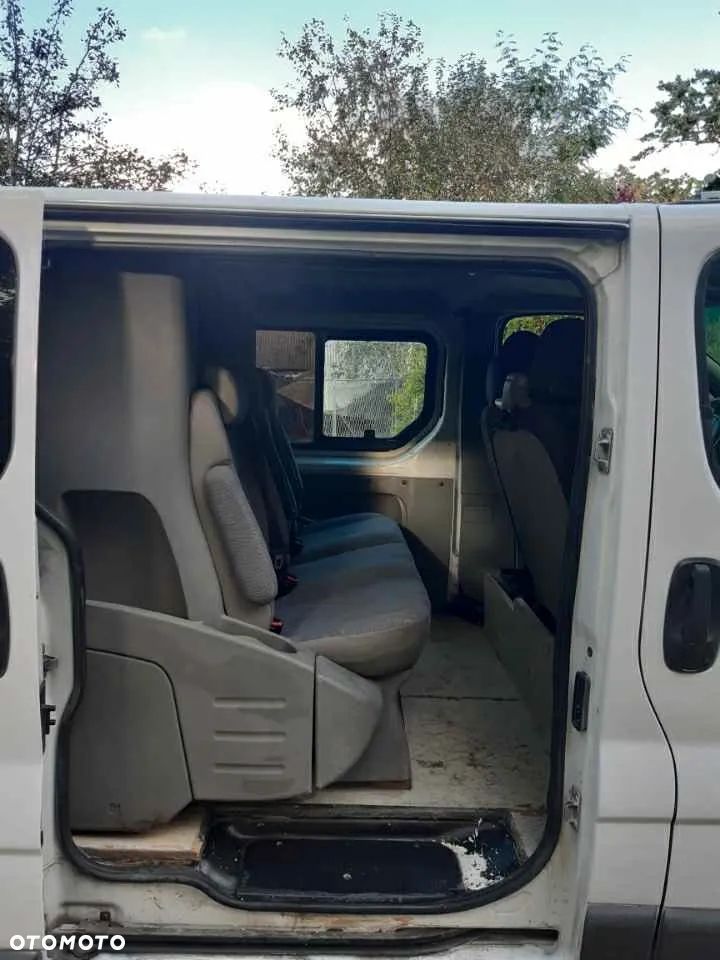 Nissan Primaster - 5