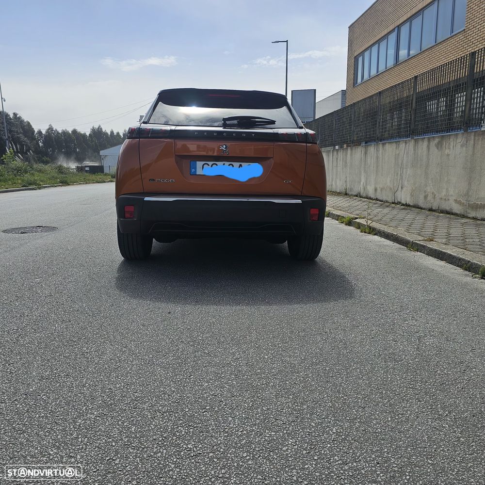 Peugeot e-2008 50 kWh GT - 4