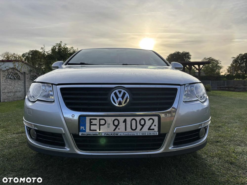 Volkswagen Passat - 4