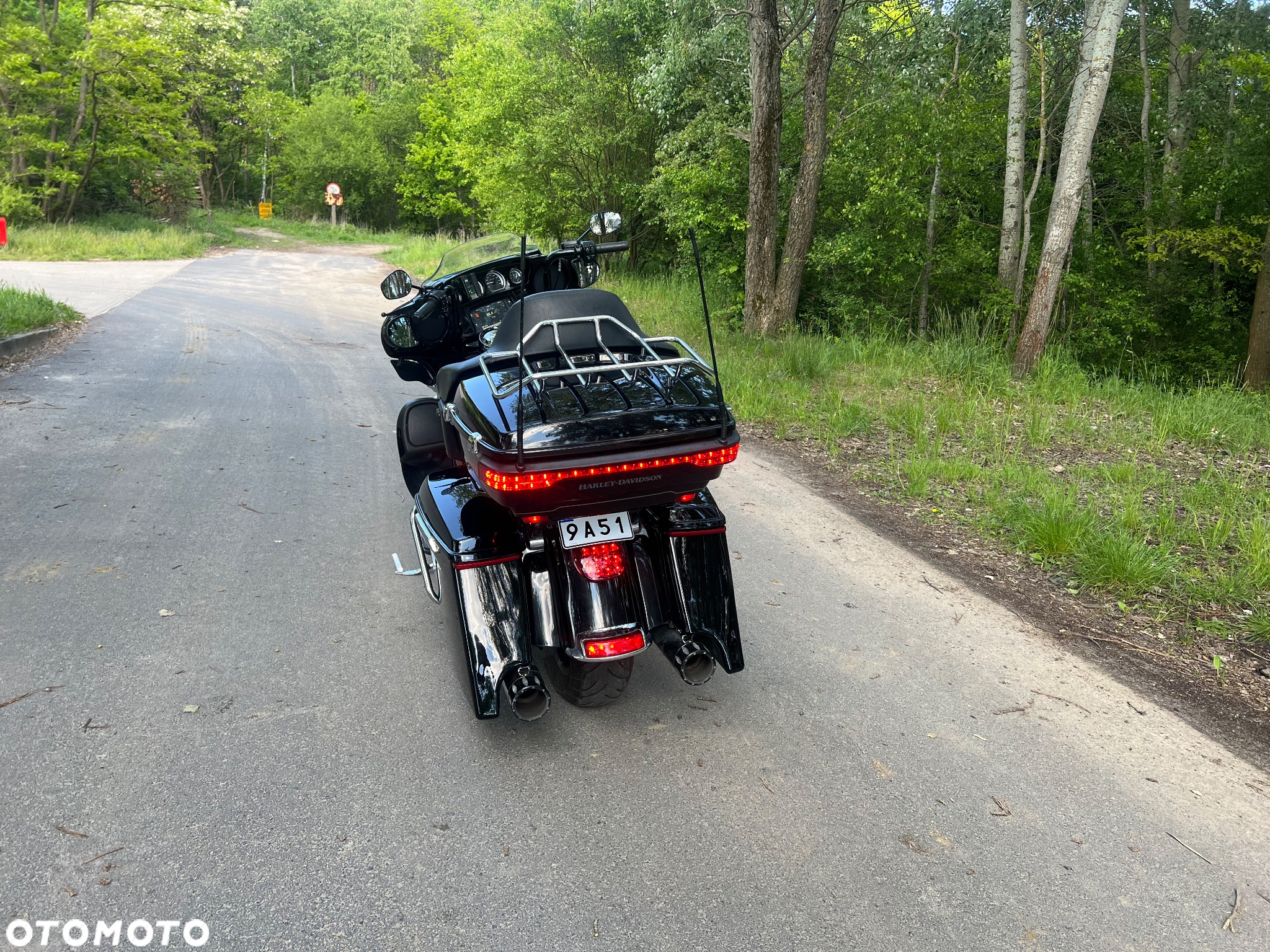 Harley-Davidson FLH Electra Glide - 17