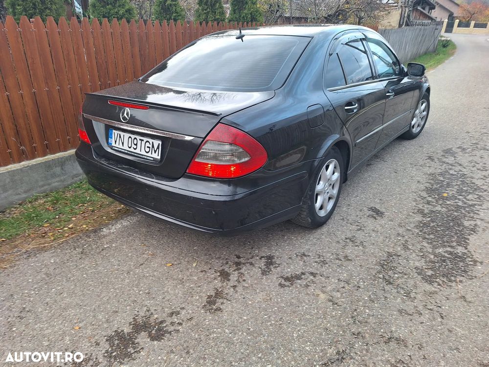 Mercedes-Benz E - 11