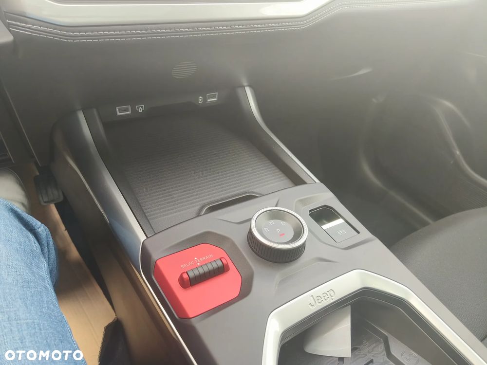 Jeep Compass 1.2 T3 mHEV First Edition FWD DCT - 25