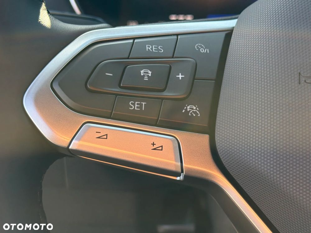 Volkswagen T-Cross 1.0 TSI R-Line Plus DSG - 29