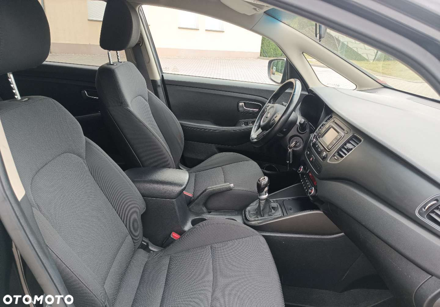 Kia Carens - 13