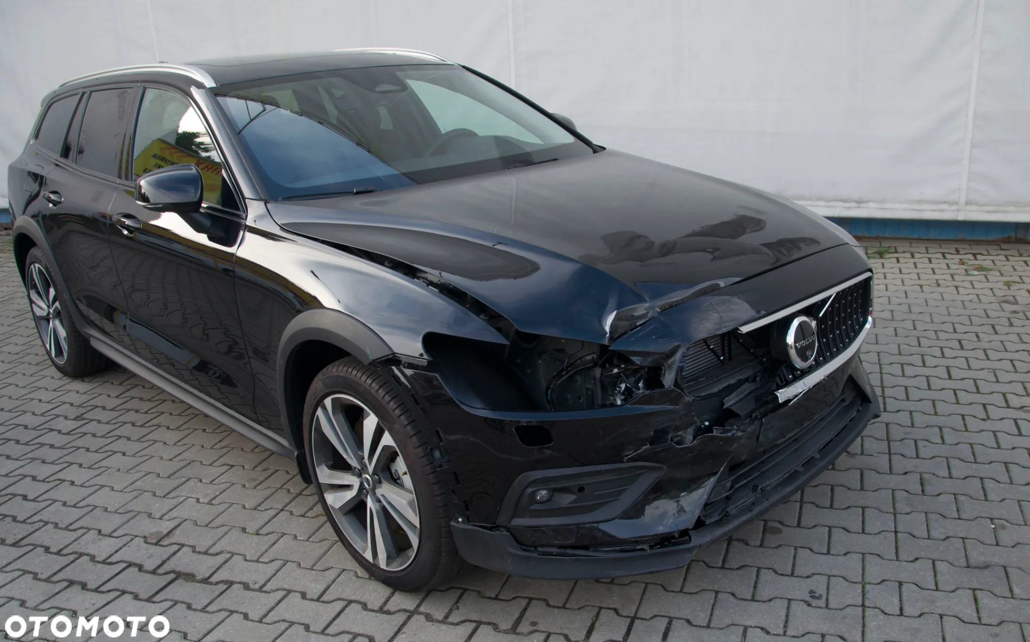 Volvo V60 Cross Country B5 B AWD Plus - 8