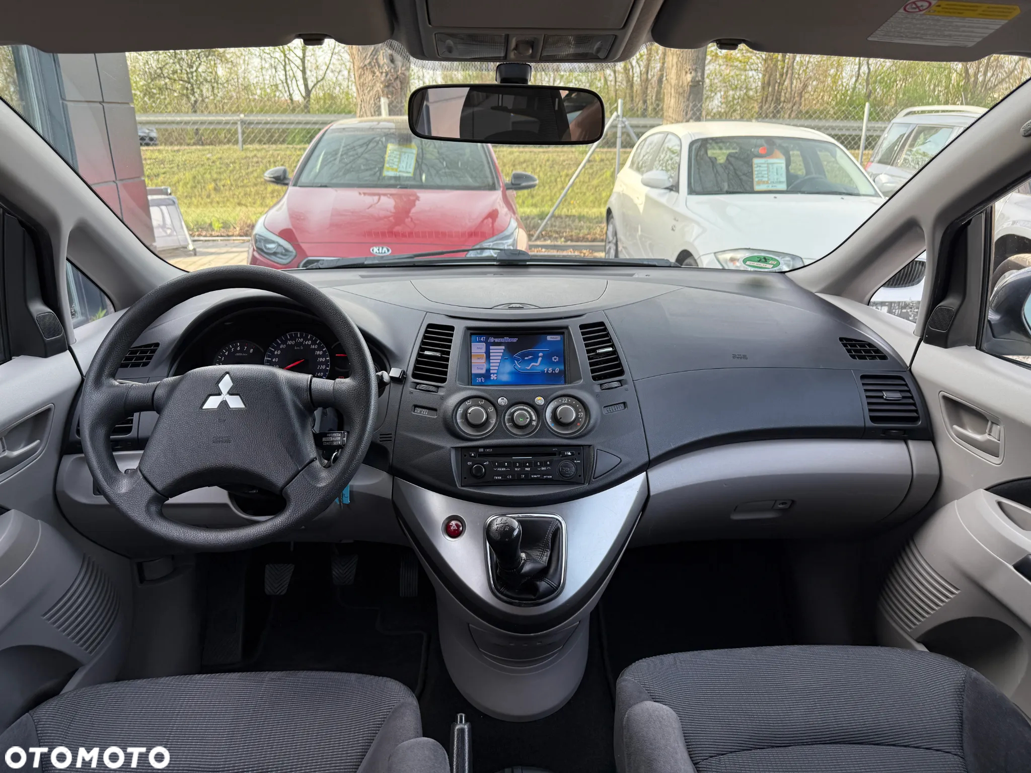 Mitsubishi Grandis 2.4 Intense - 27