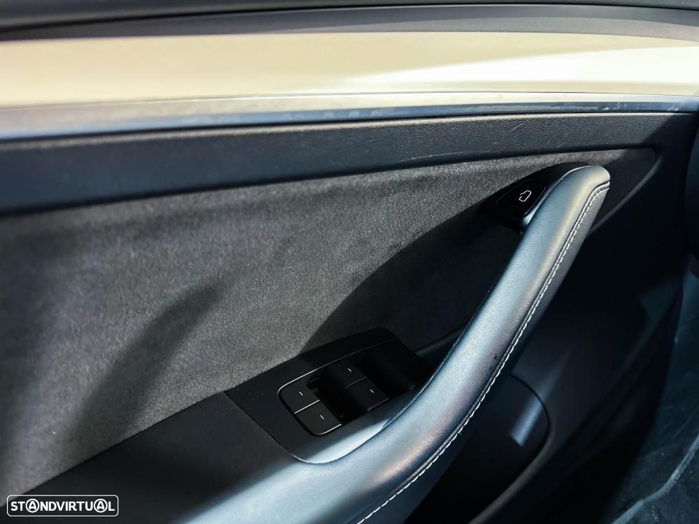 Tesla Model 3 Long Range AWD Dual Motor - 29