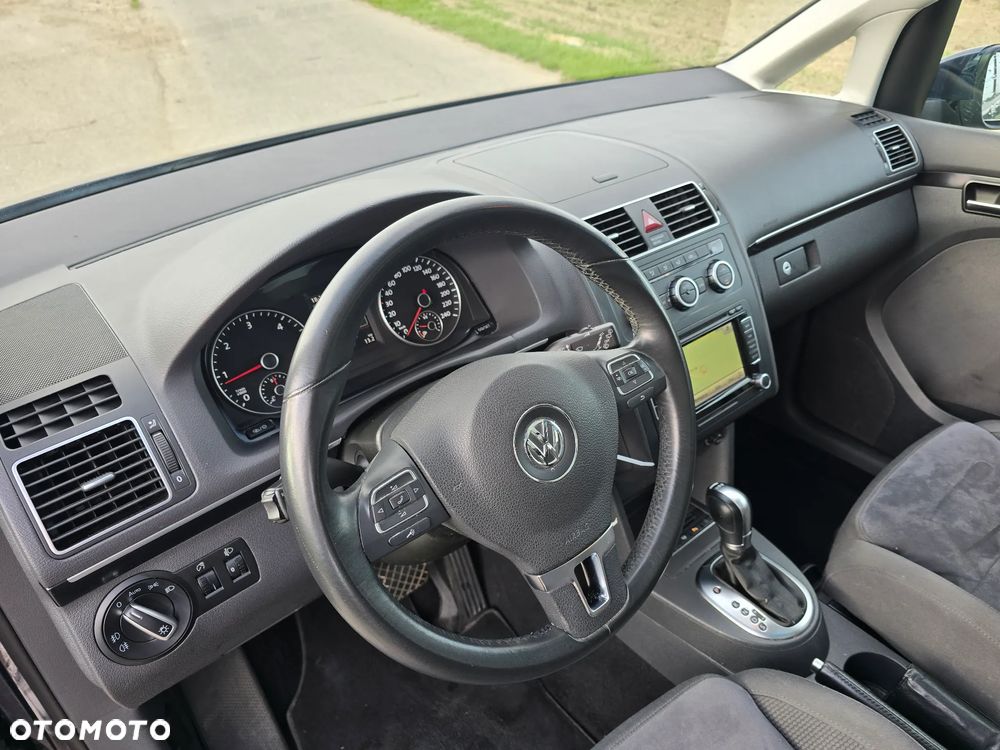 Volkswagen Touran 2.0 TDI DPF DSG Highline - 12