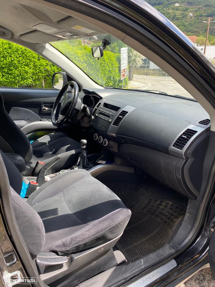 Mitsubishi Outlander 2.0 DI-D SW 4WD - 47