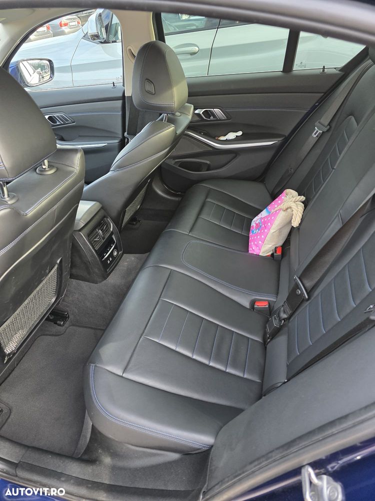 BMW Seria 3 320d xDrive AT MHEV - 21