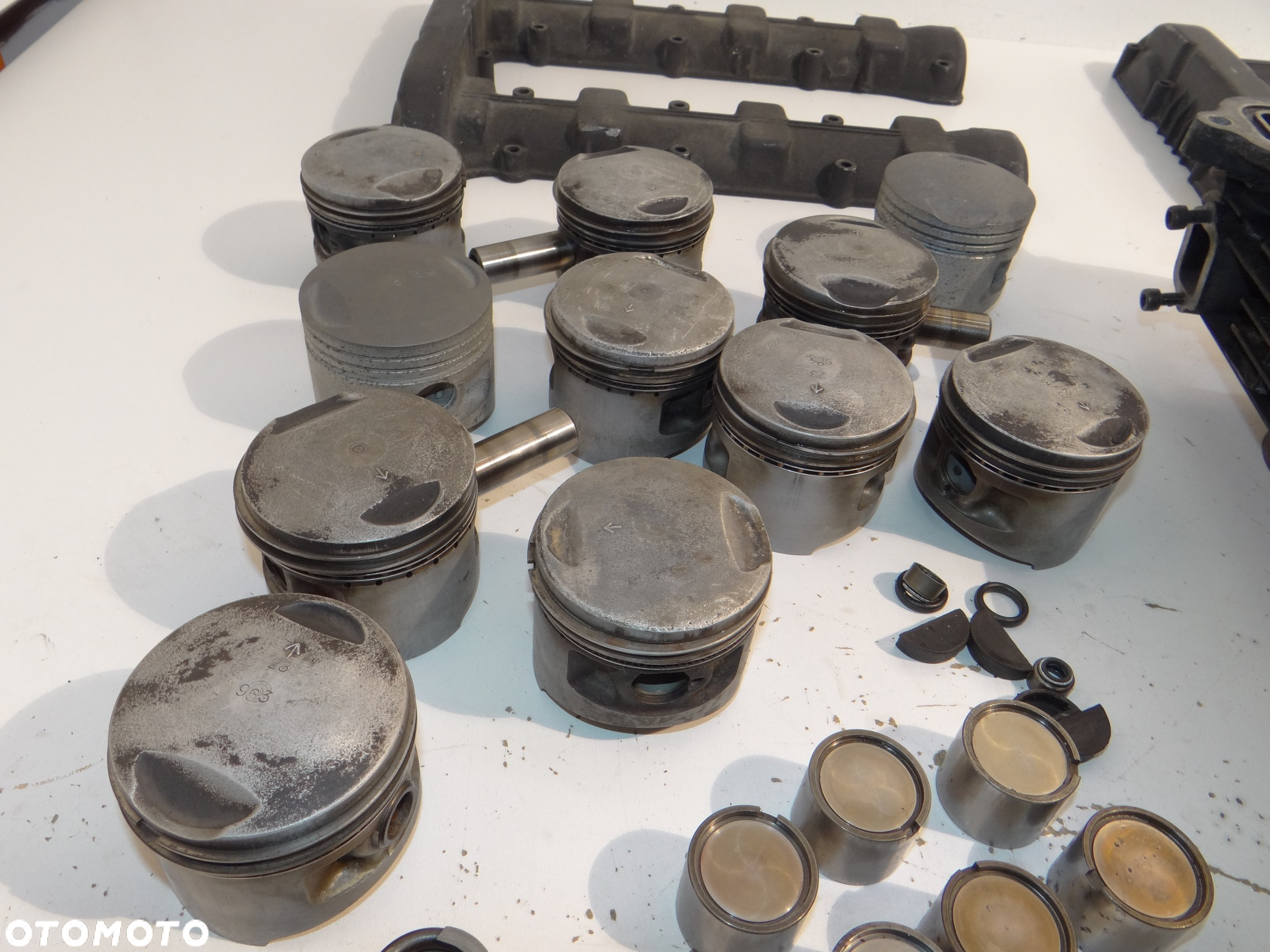 Yamaha XS 750 głowica cylinder tłoki szklanki płytki zaworowe wałek rozrządu pokrywa głowicy Y1238 - 6