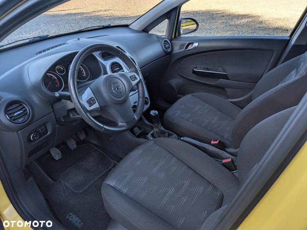 Opel Corsa 1.4 16V Satellite - 10