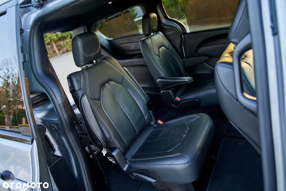 Chrysler Pacifica - 27