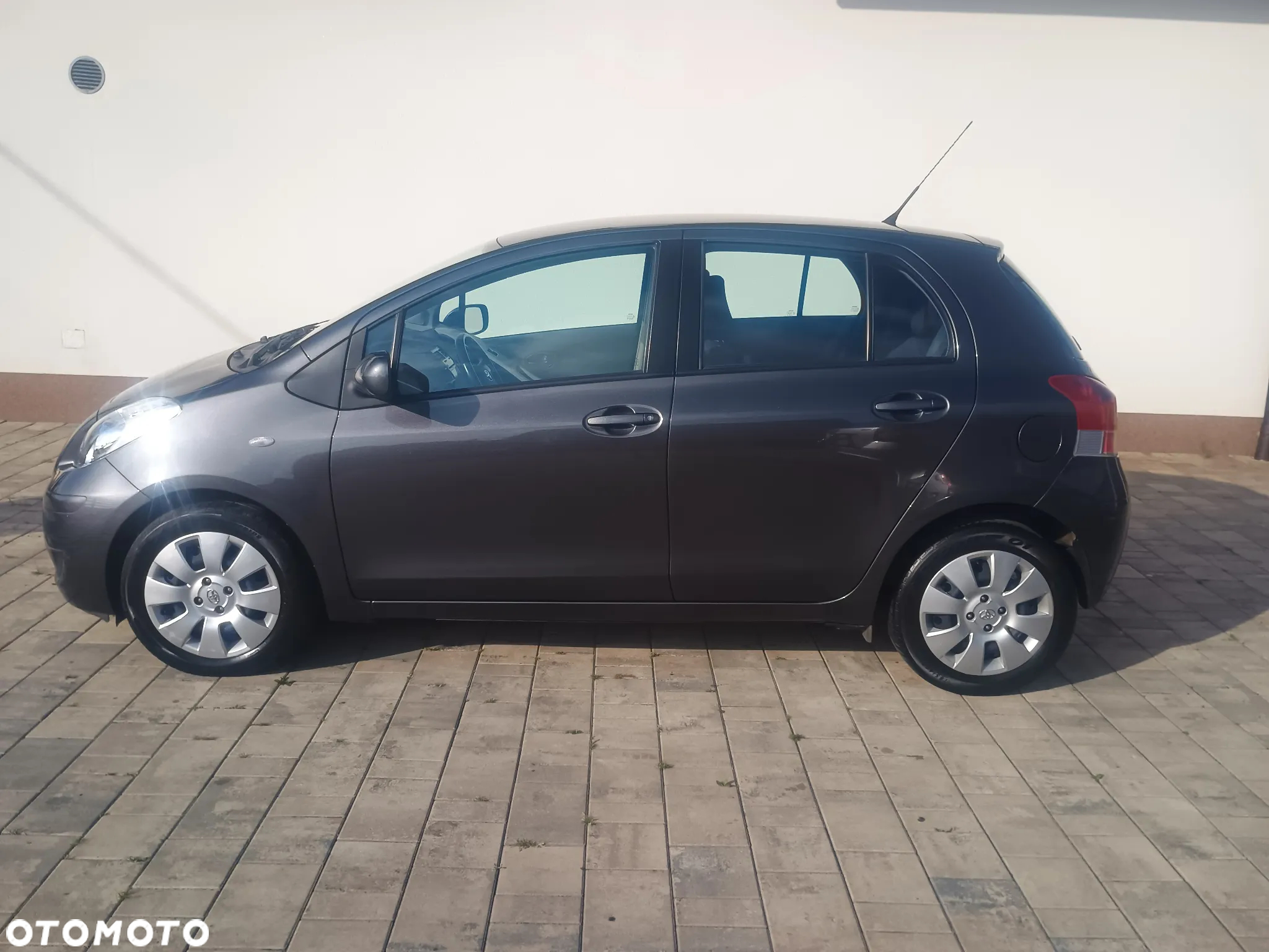 Toyota Yaris 1.33 VVT-i Cool - 4