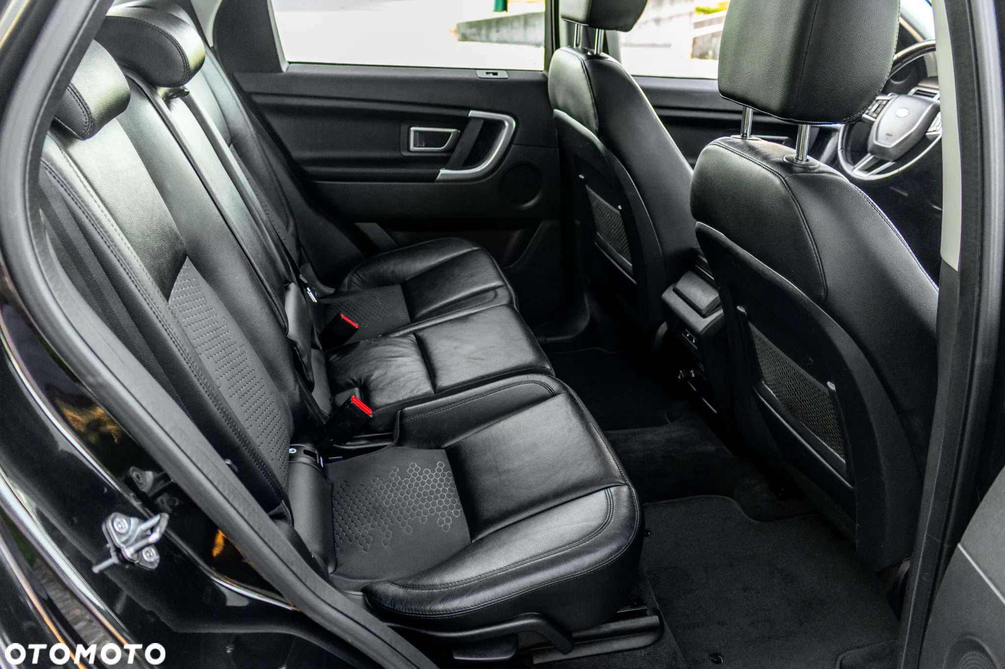 Land Rover Discovery Sport 2.0 TD4 HSE Luxury - 34